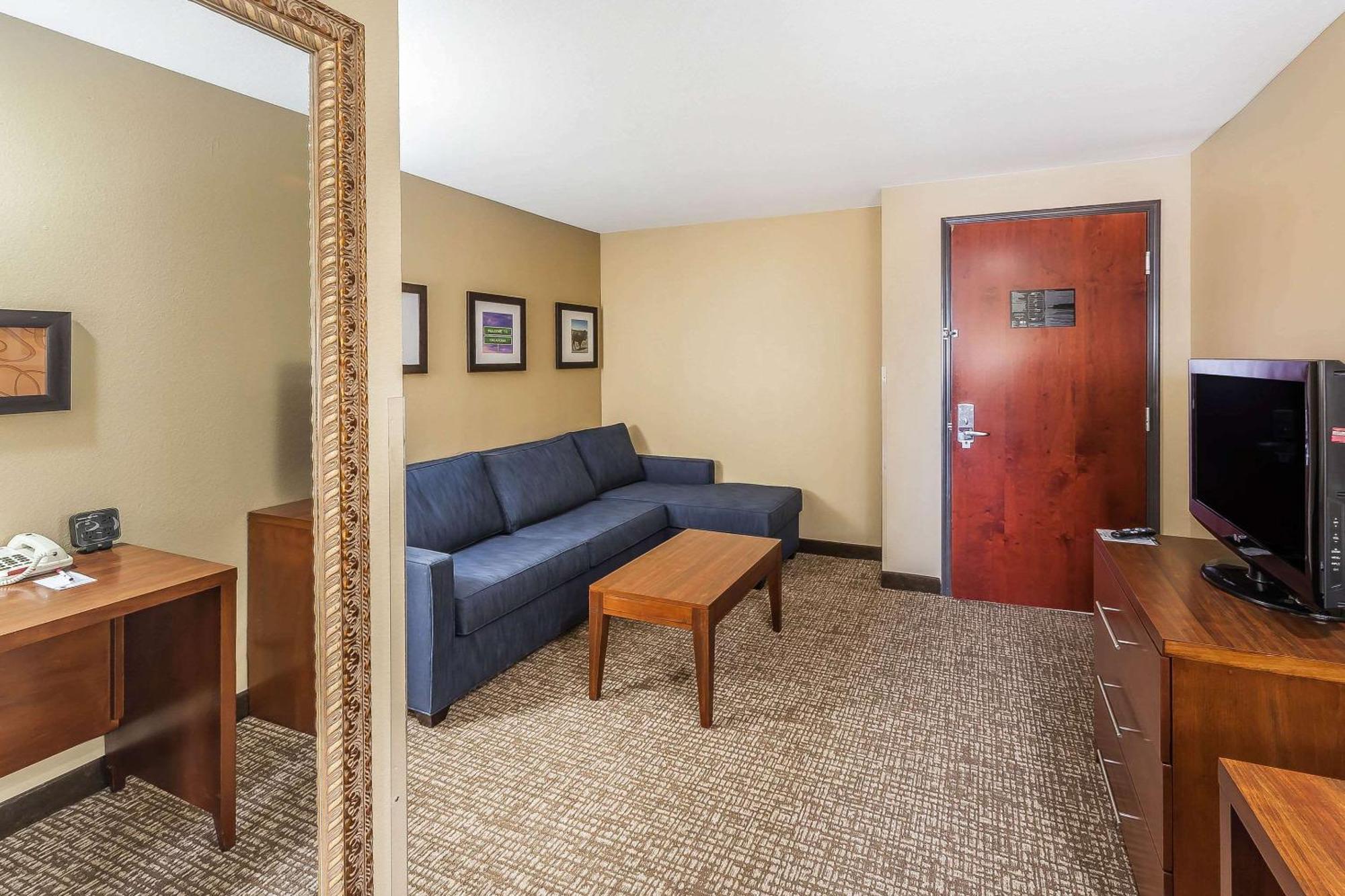 คอมฟอร์ต สวีท ยูคอน - เซาท์เวสต์ โอคลาโฮมาซิตี้ Hotel ภายนอก รูปภาพ