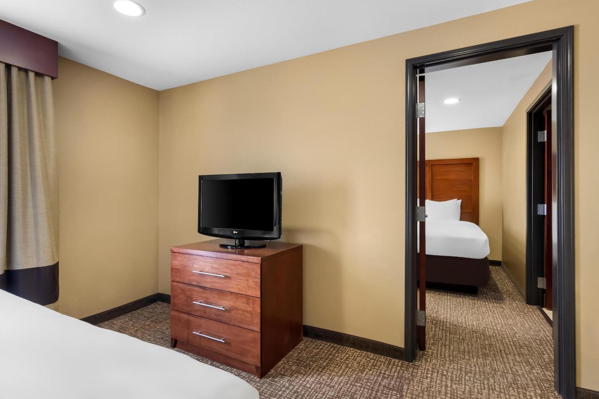คอมฟอร์ต สวีท ยูคอน - เซาท์เวสต์ โอคลาโฮมาซิตี้ Hotel ภายนอก รูปภาพ